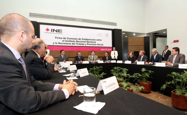 Firma INE y Secretaría del Trabajo Convenio de Colaboración.