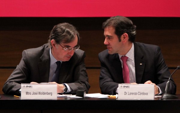 Ex-Presidente del IFE José Woldenberg Karakowsky y el Consejero Presidente del INE Lorenzo Córdova Vianello.