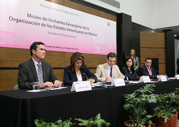 Celebra INE y OEA acuerdo misión internacional de observación electoral.