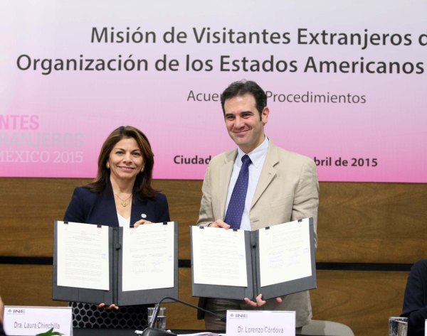 Jefa de Misión de Observación de la OEA Laura Chinchilla Miranda y el Consejero Presidente del INE Lorenzo Córdova Vianello.