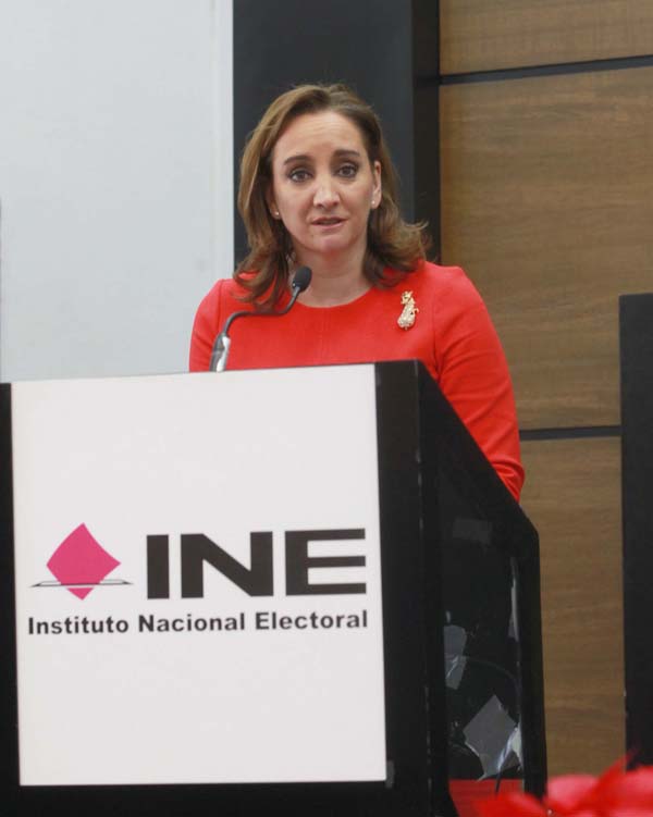 Secretaria de Relaciones Exteriores Claudia Ruíz Massieu.
