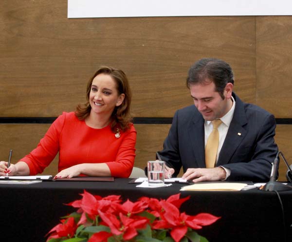 Firma del Convenio de colaboración entre el Instituto Nacional Electoral y la Secretaría de Relaciones Exteriores.