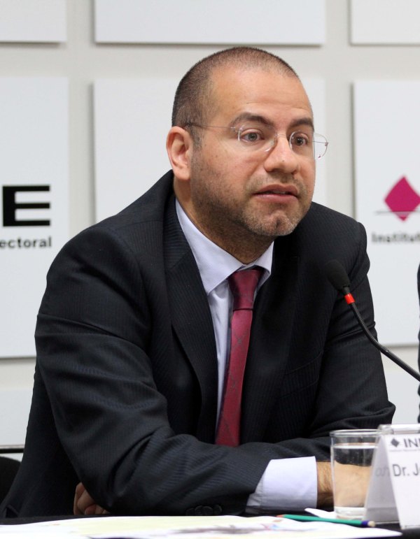 Consejero Electoral José Roberto Ruíz Saldaña.