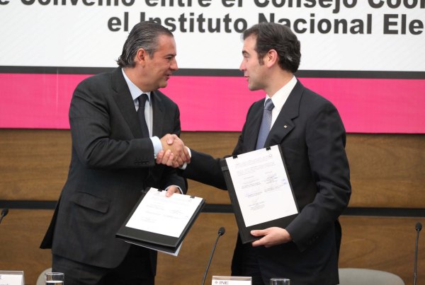 Presidente del Consejo Coordinador Empresarial  Gerardo Gutiérrez Candiani y el Consejero Presidente del INE Lorenzo Córdova Vianello