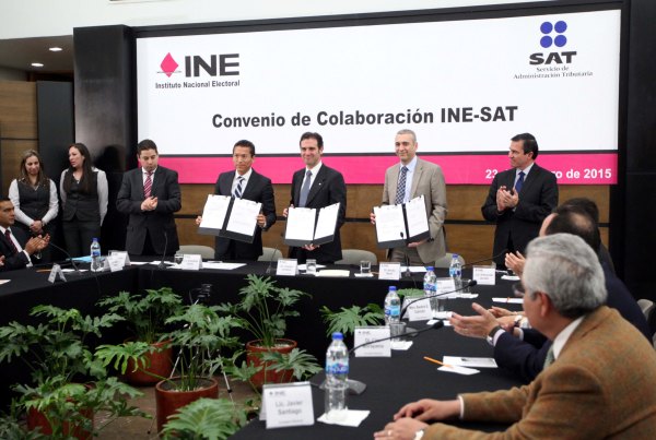 Firma de Convenio entre el INE y el SAT. 
												