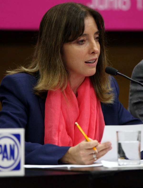 Senadora Laura Rojas.