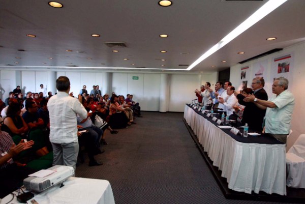 Reunión de los Consejeros Electorales con la Estructura y Consejeros Locales de Oaxaca.
