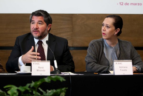 Consejera Electoral Adriana Favela Herrera y el Director Ejecutivo del Registro Federal de Electores René Miranda Jaimes.