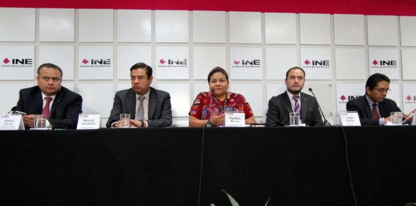 Conferencia de Prensa ofrecida por la Premio Nobel de la Paz Sra. Rigoberta Menchú Tum.
