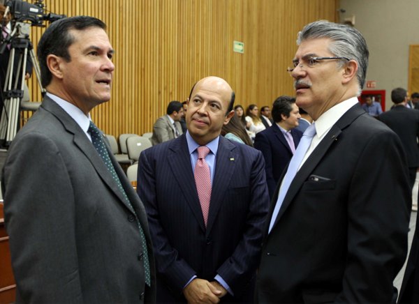 Secretario Ejecutivo Edmundo Jacobo Molina, y los Consejeros Electorales Enrique Andrade González y Arturo Sánchez Gutiérrez.