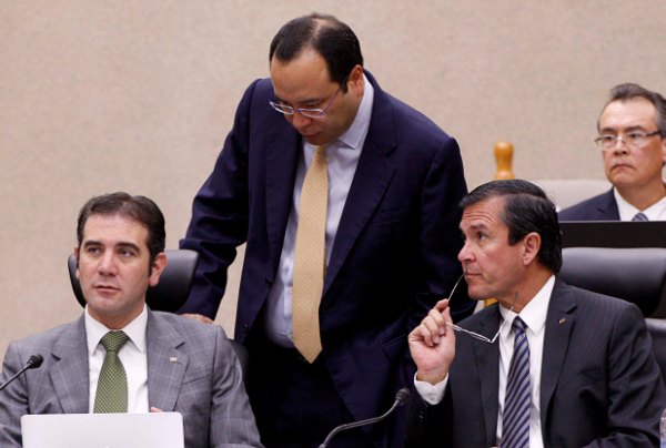 Consejero Presidente Lorenzo Córdova Vianello, Consejero Electoral Ciro Murayama Rendón y el Secretario Ejecutivo Edmundo Jacobo Molina.