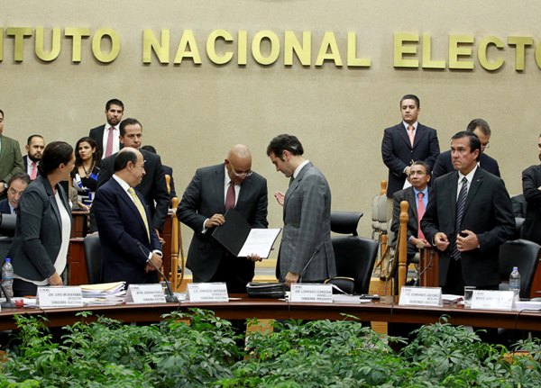 Entrega de Constancias de asignación de Diputados por el principio de Representación Proporcional al representante del Partido Acción Nacional, Francisco Gárate Chapa.