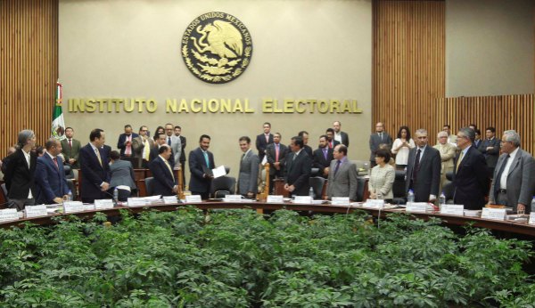  Entrega de Constancias de asignación de Diputados por el principio de Representación Proporcional al representante del Partido Nueva Alianza, Marco Alberto Macías.