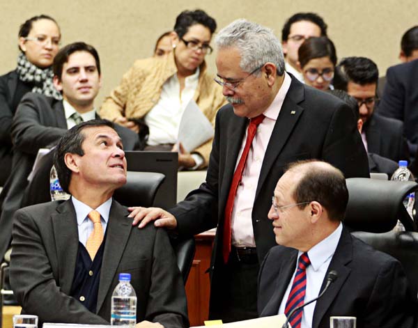 Secretario Ejecutivo Edmundo Jacobo Molina y Consejeros Electorales Javier Santiago Castillo y Marco Antonio Baños Martínez.