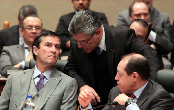 Secretario Ejecutivo Edmundo Jacobo Molina y los Consejeros Electorales Arturo Sánchez y Marco Antonio Baños Martínez.