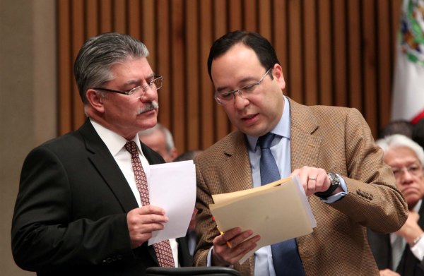 Consejeros Electorales Ciro Murayama Rendón y, Arturo Sánchez Gutiérrez.