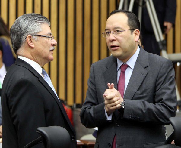Consejeros Electorales Arturo Sánchez Gutiérrez y Ciro Murayama Rendón.