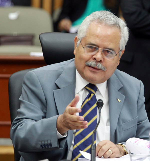 Consejero Electoral Javier Santiago Castillo..