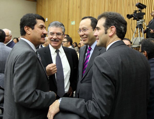 Consejero del Poder Legislativo PAN Javier Corral Jurado, los Consejeros Electorales Arturo Sánchez Gutiérrez, Ciro Murayama y el Consejero Presidente Lorenzo Córdova Vianello.