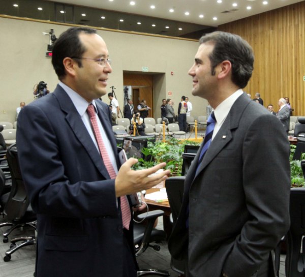 Consejero Electoral Ciro Murayama Rendon y el Consejero Presidente del INE Lorenzo Córdova Vianello.