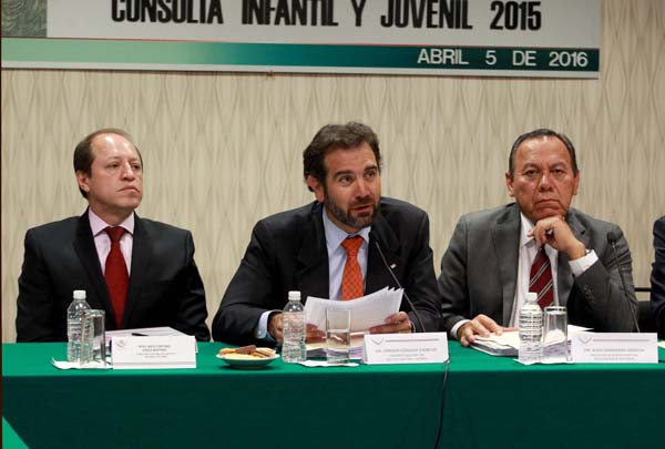 Consejero Electoral Marco Antonio Baños Martínez, Consejero Presidente del INE Lorenzo Córdova Vianello y el Presidente de la Cámara de Diputados Jesús Zambrano Grijalva.