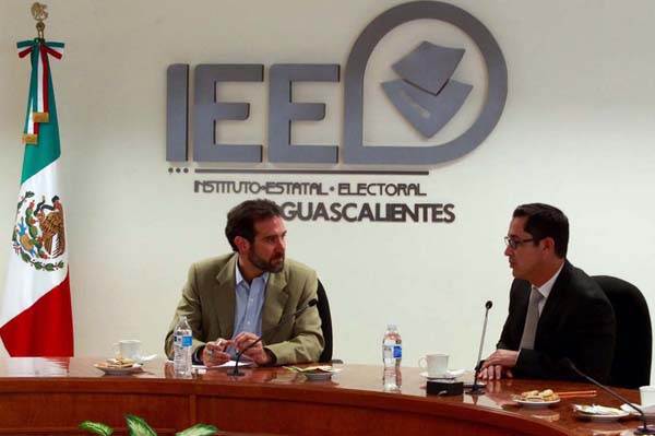 Consejero Presidente del INE Lorenzo Córdova Vianello y El Consejero Presidente del IEE Aguascalientes Luis Fernando Landeros Ortiz.