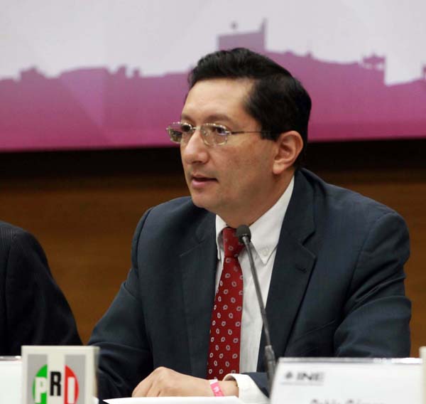 Luis Salvador Figueroa Solano (PRI).

