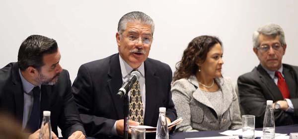 Consejero Electoral Arturo Sánchez Gutiérrez en el Diálogo entre los Organismos Públicos Locales Electorales y el Comité de Expertos para la construcción de la ENCCIVICA 2017-2023.
