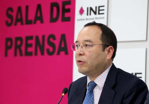  Consejero Electoral e integrante de la Comisión Temporal de Presupuesto, Ciro Murayama Rendón.