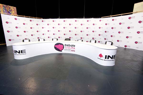 Set televisivo para el Debate entre la Candidata y los Candidatos al Gobierno de Colima.
