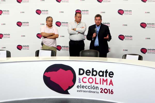 Presentación a los medios de comunicación del set televisivo que se utilizó el  domingo 10 de enero para el Debate entre la Candidata y los Candidatos al Gobierno de Colima.