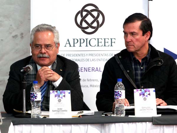 Consejero Electoral Javier Santiago Castillo y el Secretario Ejecutivo Edmundo Jacobo Molina.