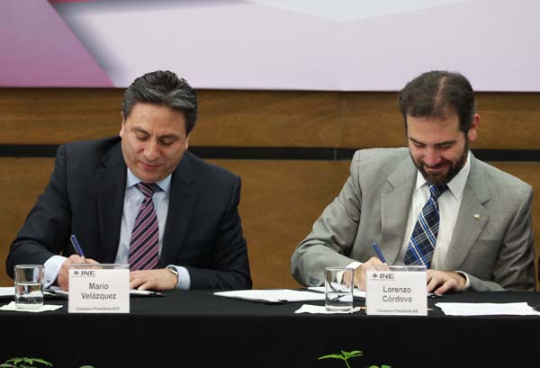 EV201602-26_01-l	“Consejero Presidente del IEDF Mario Velázquez Miranda y el Consejero Presidente del INE Lorenzo Córdova Vianello.
