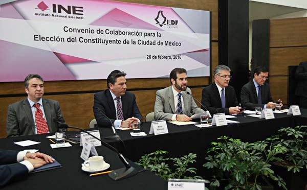 Firma del Convenio de colaboración para la Elección del Constituyente de la Ciudad de México INE-IEDF.

