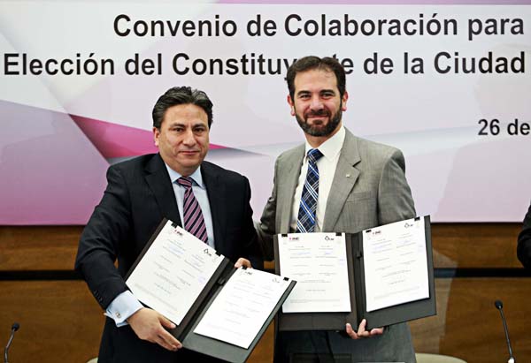 Consejero Presidente del IEDF Mario Velázquez Miranda y el Consejero Presidente del INE Lorenzo Córdova Vianello.