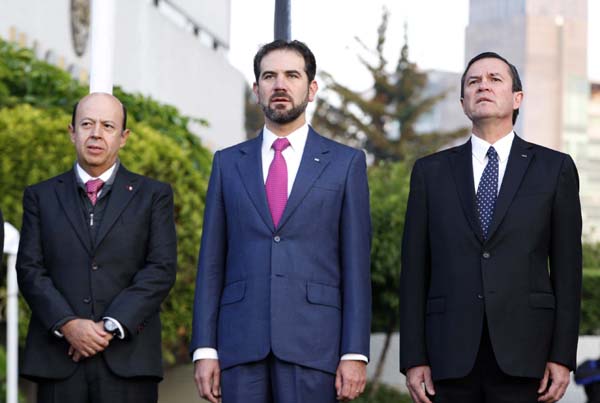 Consejero Electoral Enrique Andrade González, Consejero Presidente Lorenzo Córdova Vianello y el Secretario Ejecutivo Edmundo Jacobo Molina.