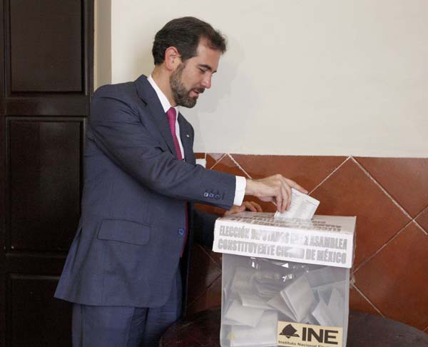 Votación del Consejero Presidente del INE Lorenzo Córdova Vianello.

.