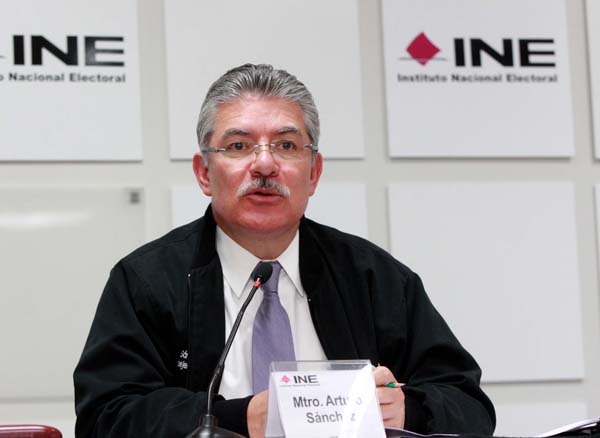 Consejero Electoral Arturo Sánchez Gutiérrez.



