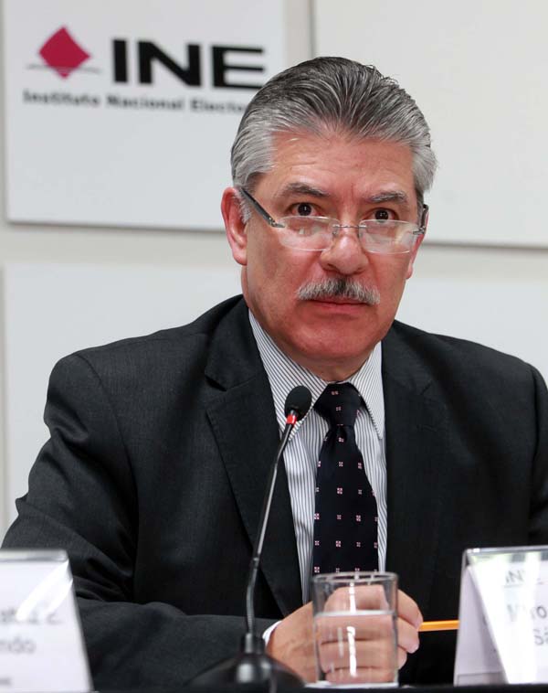 Consejero Electoral Arturo Sánchez Gutiérrez.

.