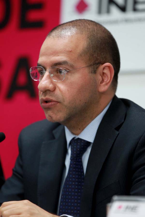  Consejero Electoral Roberto Ruíz Saldaña.