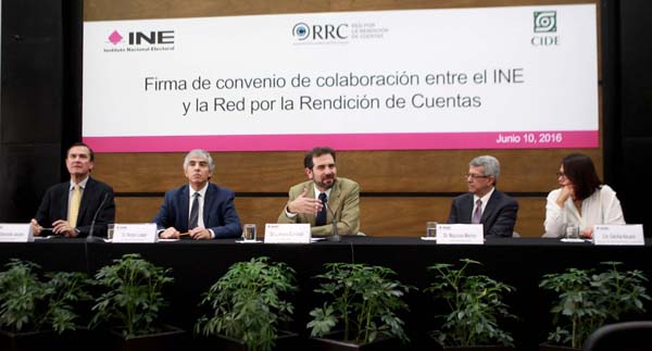 Firma de Convenio de colaboración entre INE y la Red por la Rendición de Cuentas (RRC).