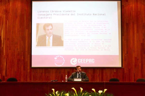 Conferencia Magistral del Consejero Presidente Lorenzo Córdova Vianello en el Foro Mujeres Política y Poder  Facultad de Derecho de la AUSLP..