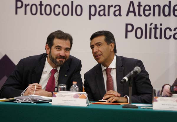 Consejero Presidente del INE Lorenzo Córdova Vianello y el Magistrado Presidente del TEPJF Constancio Carrasco Daza.