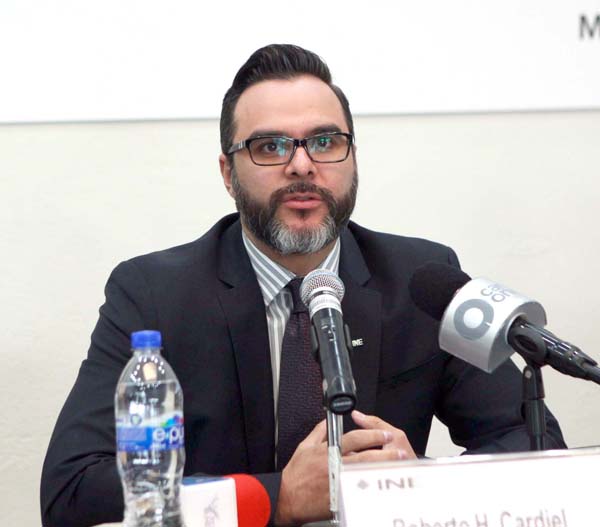 Director Ejecutivo de Capacitación y Educación Cívica Roberto Heycher Cardiel Soto.