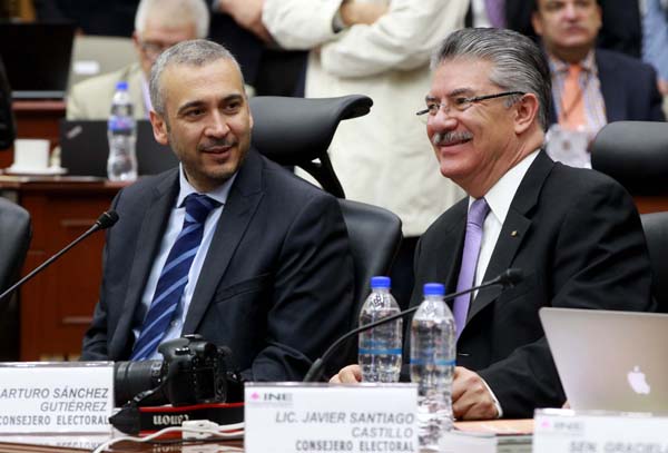 Consejeros Electorales  Benito Nacif Hernández y Arturo Sánchez Gutiérrez.
