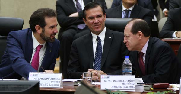 Consejero Presidente Lorenzo Córdova Vianello, Secretario Ejecutivo Edmundo Jacobo Molina y el Consejero Electoral Marco Antonio Baños.

