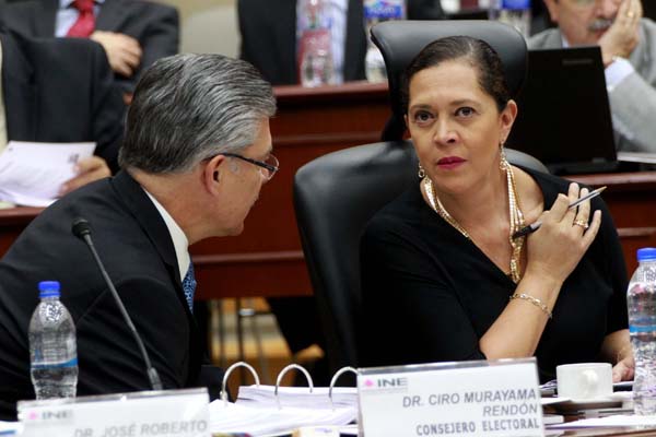 Consejera y Consejero Electorales Arturo Sánchez Gutiérrez y Adriana Favela Herrera.
