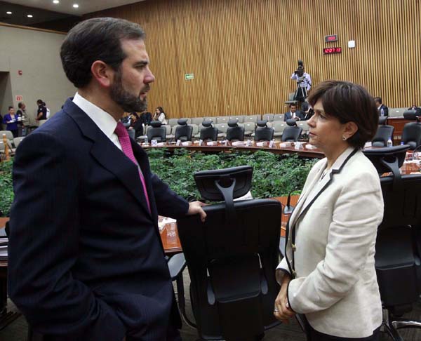 Consejero Presidente Lorenzo Córdova Vianello y la  Consejera Electoral  Beatriz Galindo Centeno.