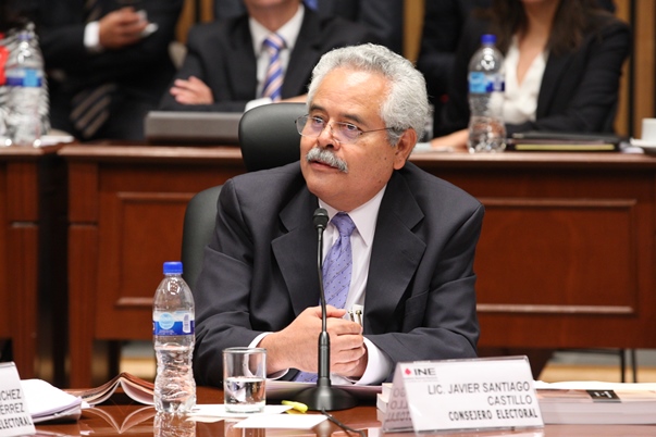 Consejero Electoral del INE  Javier Santiago Castillo.
