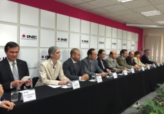 Pronunciamiento de las y los Consejeros Electorales del INE leído por el Consejero Presidente Lorenzo Córdova